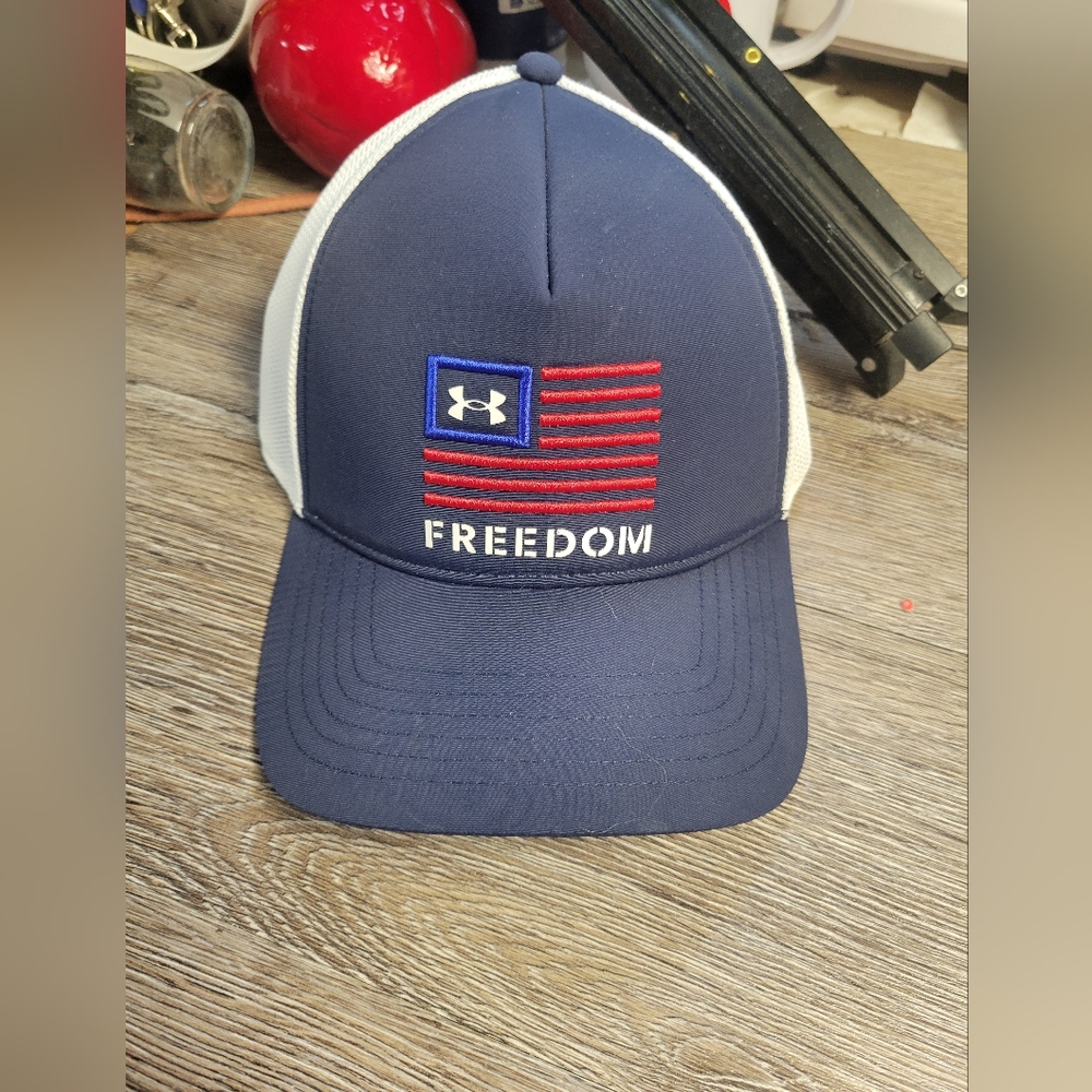 Under Armour Unisex‎ Freedom Navy Blue White Snapback Trucker Hat OSFA